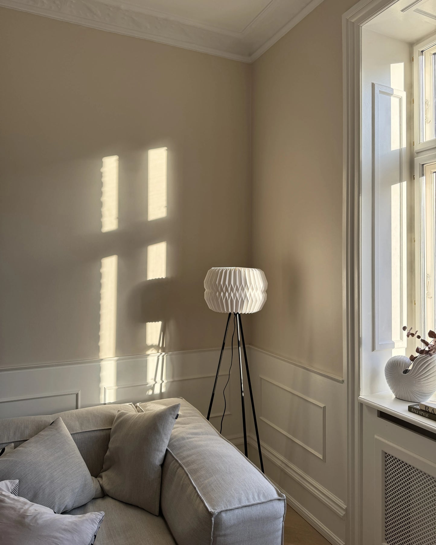  Floor Lamp HUNTER White
